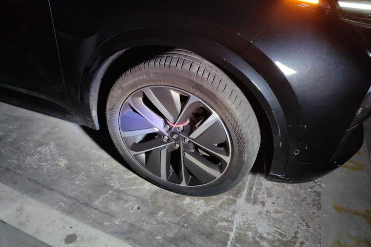 Used Li Auto L9 2024 Ultra Model Right Front Wheel Hub