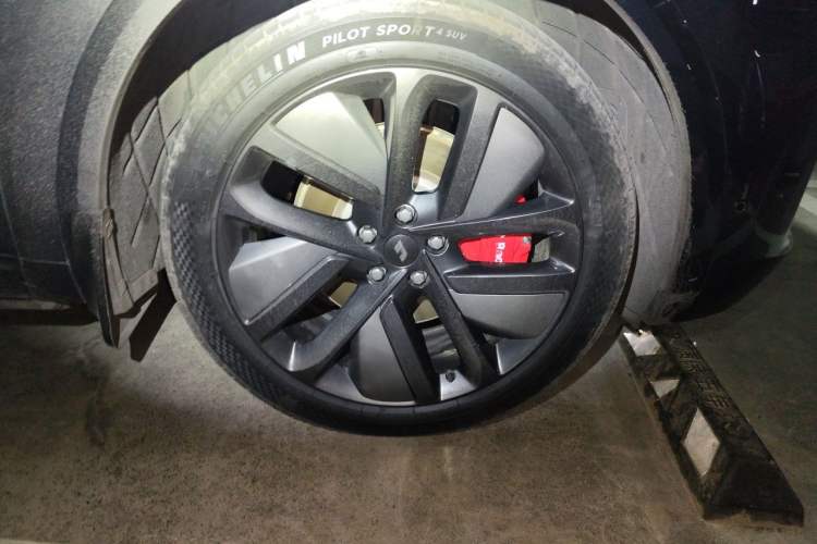 Used Li Auto L9 2024 Ultra Model Right Front Wheel Hub