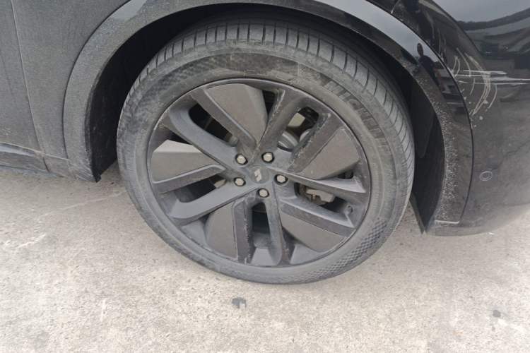 Used Li Auto L9 2024 Ultra Model Right Front Wheel Hub
