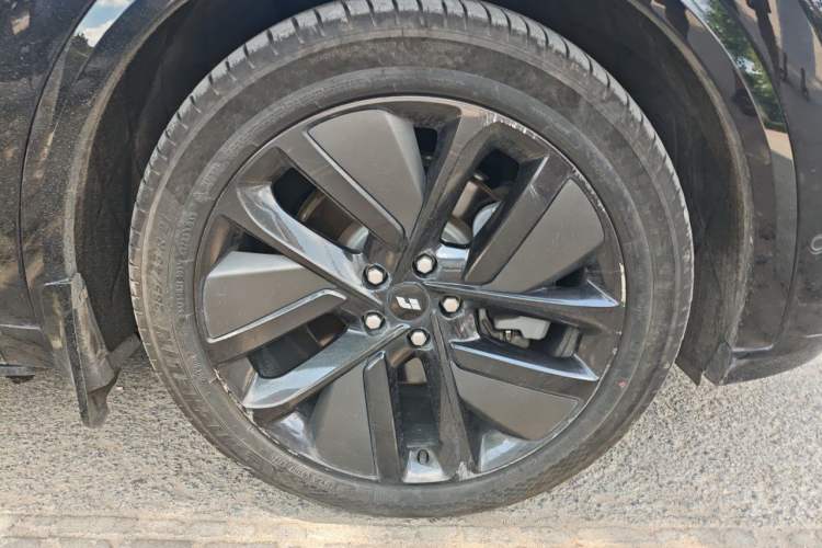 Used Li Auto L9 2024 Pro Model Right Front Wheel Hub