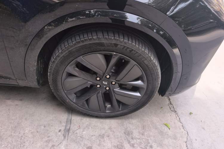 Used Li Auto L9 2024 Ultra Model Right Front Wheel Hub