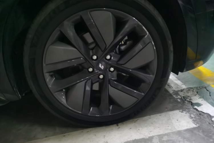 Used Li Auto L9 2024 Ultra Model Right Front Wheel Hub
