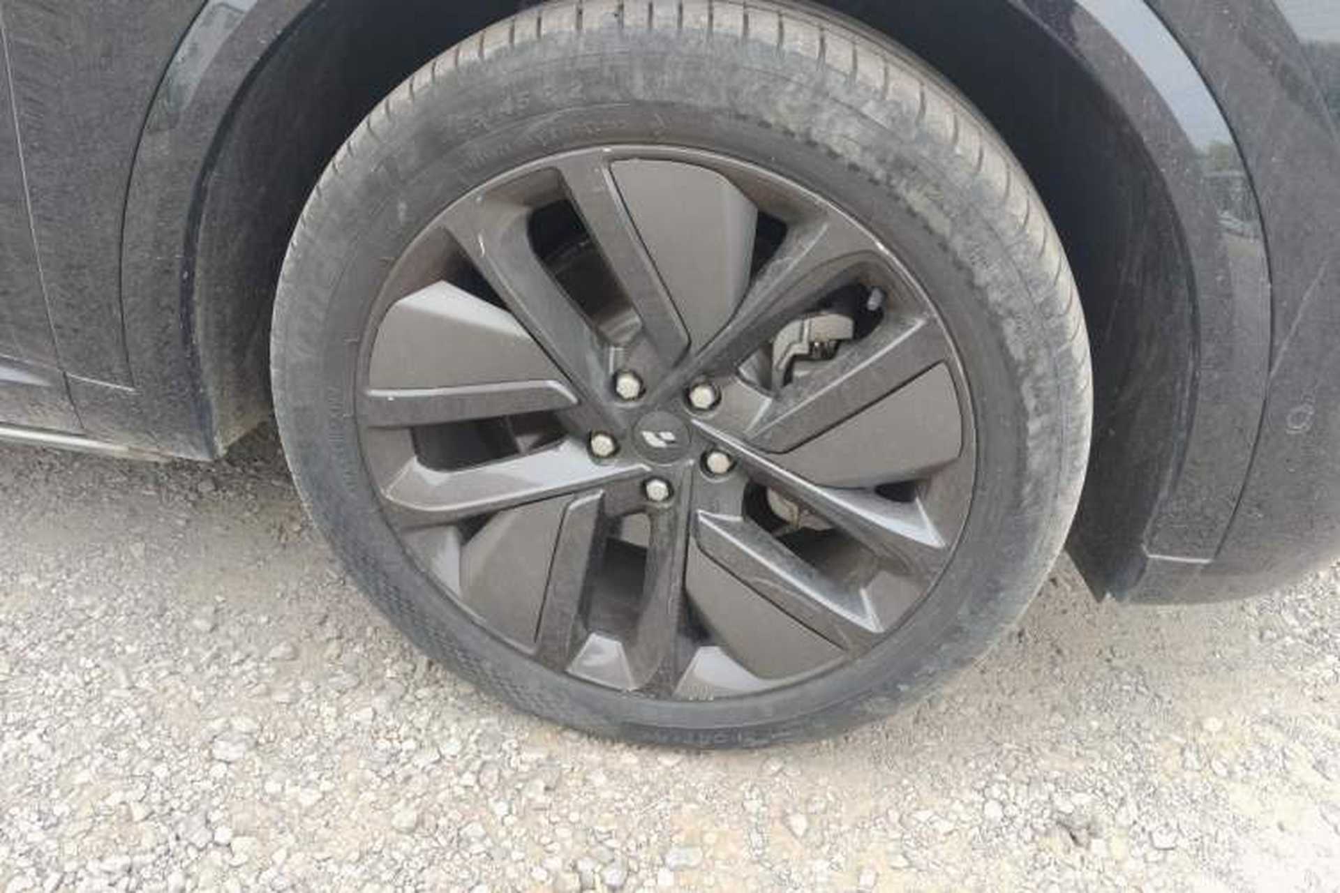 Used Li Auto L9 2024 Pro Model Right Front Wheel Hub