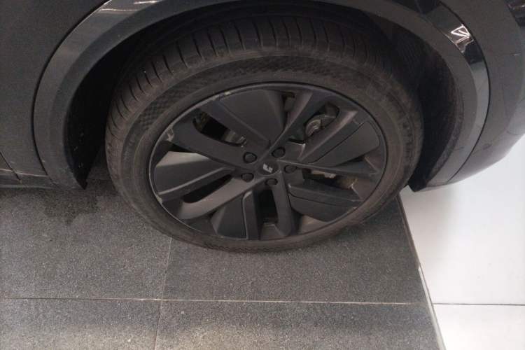 Used Li Auto L9 2024 Ultra Model Right Front Wheel Hub