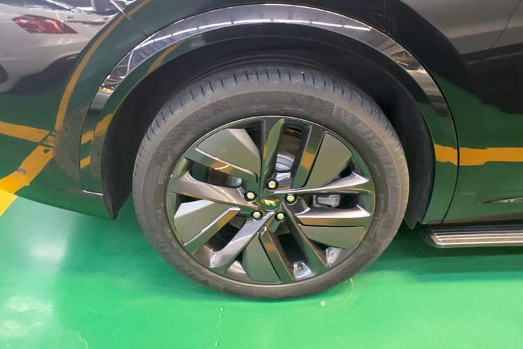 Used Li Auto L9 2024 Ultra Model Right Rear Wheel Hub