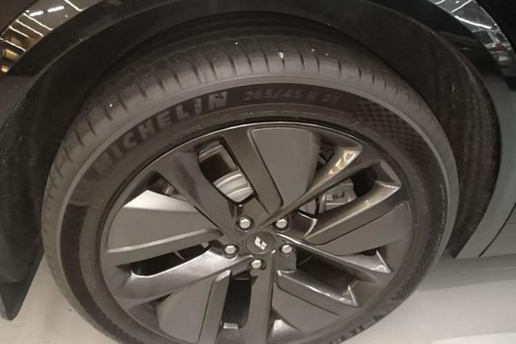 Used Li Auto L9 2024 Ultra Model Right Rear Wheel Hub