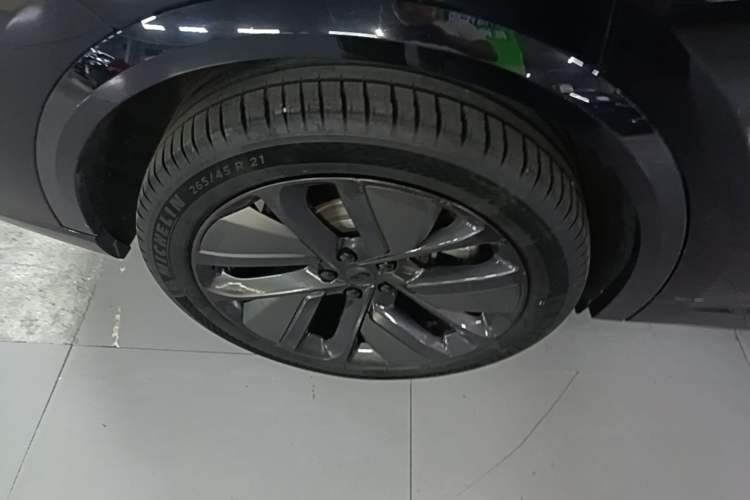 Used Li Auto L9 2024 Ultra Model Right Rear Wheel Hub