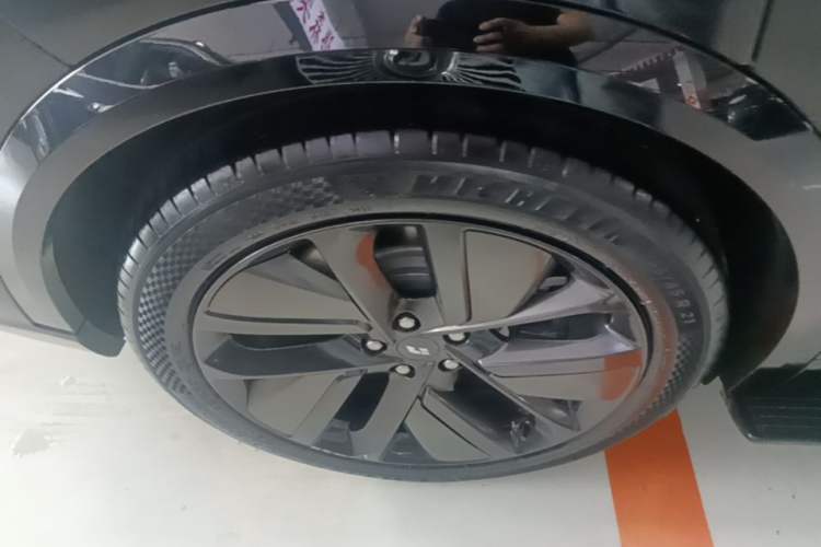 Used Li Auto L9 2024 Ultra Model Right Rear Wheel Hub