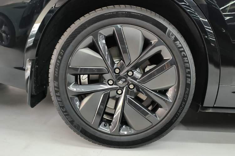 Used Li Auto L9 2024 Ultra Model Right Rear Wheel Hub
