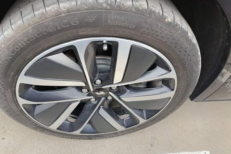 Used Li Auto L9 2024 Ultra Model Right Rear Wheel Hub