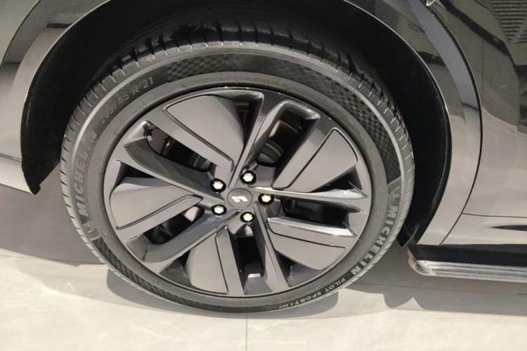 Used Li Auto L9 2024 Pro Model Right Rear Wheel Hub