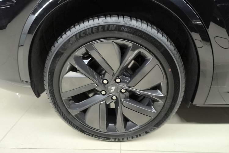 Used Li Auto L9 2024 Ultra Model Right Rear Wheel Hub