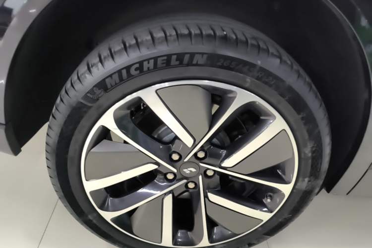 Used Li Auto L9 2024 Ultra Model Right Rear Wheel Hub