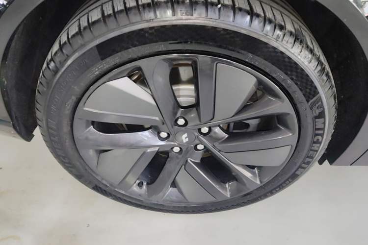 Used Li Auto L9 2024 Ultra Model Right Rear Wheel Hub