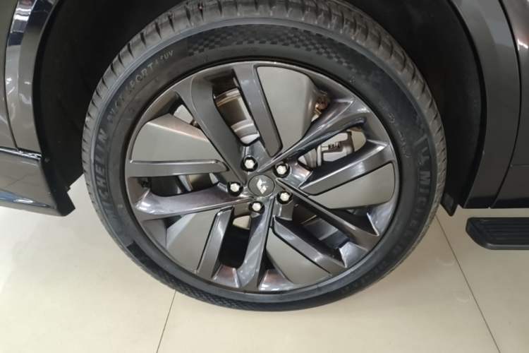 Used Li Auto L9 2024 Ultra Model Right Rear Wheel Hub