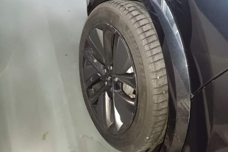 Used Li Auto L9 2024 Pro Model Right Rear Wheel Hub