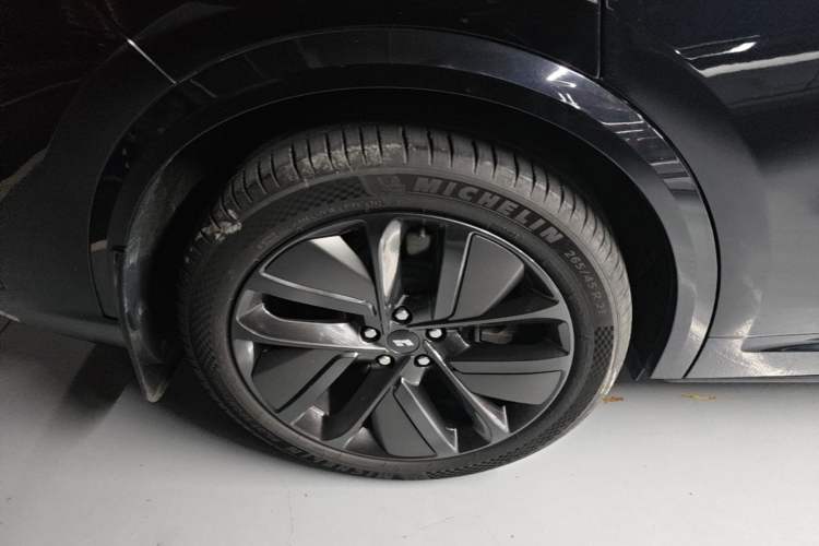 Used Li Auto L9 2024 Ultra Model Right Rear Wheel Hub