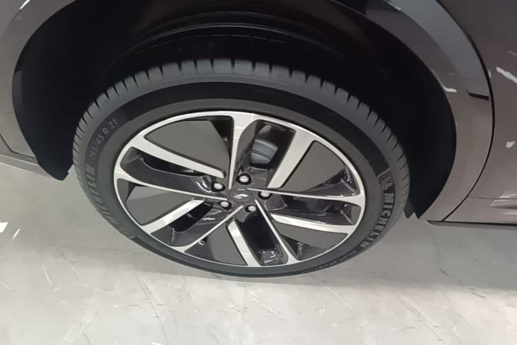Used Li Auto L9 2024 Ultra Model Right Rear Wheel Hub