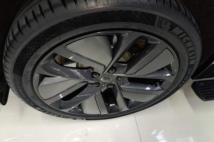 Used Li Auto L9 2024 Ultra Model Right Rear Wheel Hub