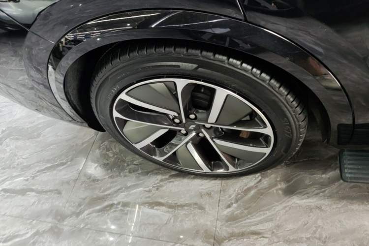 Used Li Auto L9 2024 Ultra Model Right Rear Wheel Hub
