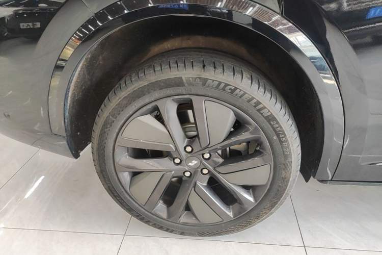 Used Li Auto L9 2024 Ultra Model Right Rear Wheel Hub
