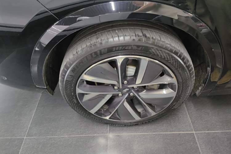 Used Li Auto L9 2024 Pro Model Right Rear Wheel Hub
