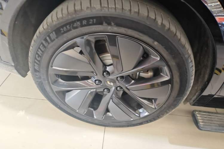 Used Li Auto L9 2024 Pro Model Right Rear Wheel Hub