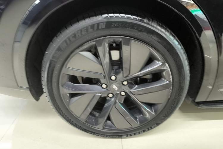 Used Li Auto L9 2024 Ultra Model Right Rear Wheel Hub