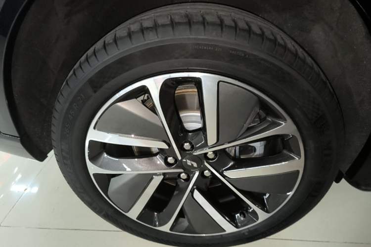 Used Li Auto L9 2024 Ultra Model Right Rear Wheel Hub