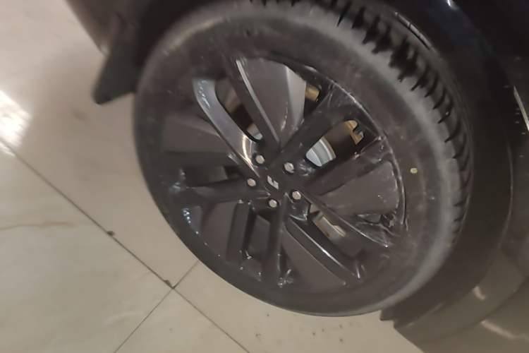 Used Li Auto L9 2024 Pro Model Right Rear Wheel Hub
