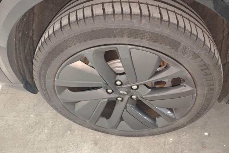 Used Li Auto L9 2024 Ultra Model Right Rear Wheel Hub