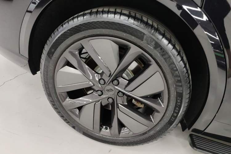 Used Li Auto L9 2024 Ultra Model Right Rear Wheel Hub