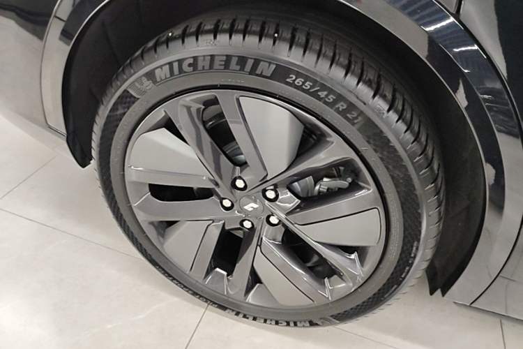 Used Li Auto L9 2024 Ultra Model Right Rear Wheel Hub