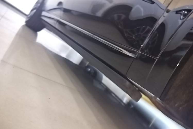 Used Li Auto L9 2024 Ultra Model Right Side Sill