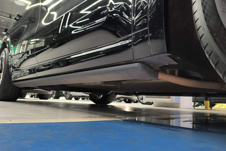 Used Li Auto L9 2024 Ultra Model Right Side Sill