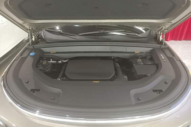 Used Li Auto L9 2024 Pro Model Engine Bay