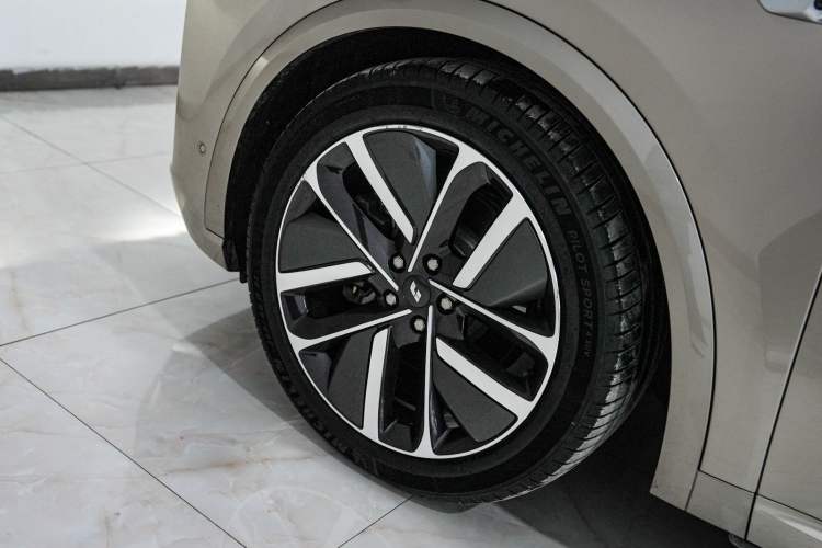 Used Li Auto L9 2024 Ultra Model Exterior 5