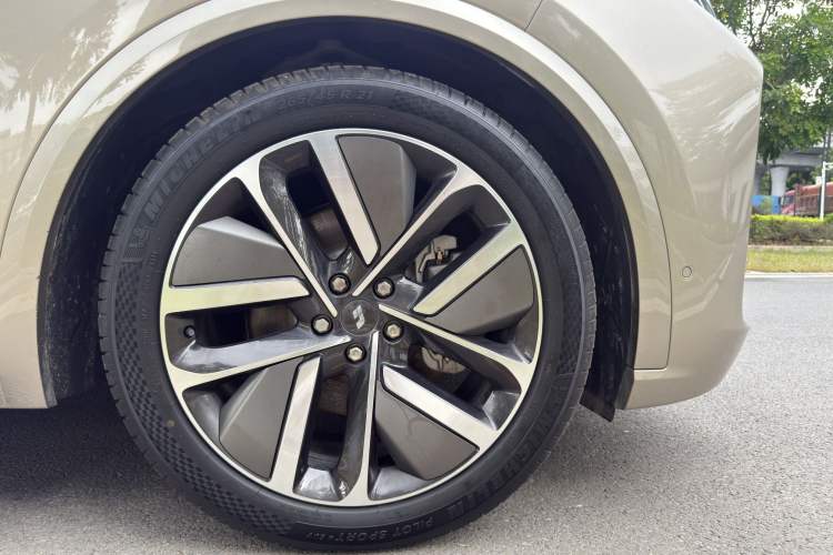 Used Li Auto L9 2024 Ultra Model Exterior 9