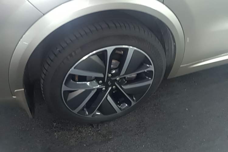 Used Li Auto L9 2024 Ultra Model Right Rear Wheel Hub