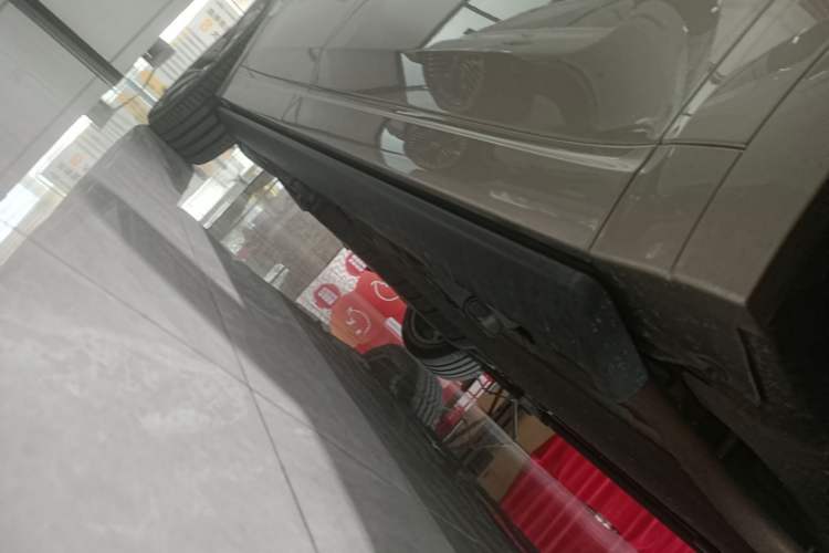 Used Li Auto L9 2024 Pro Model Right Side Sill