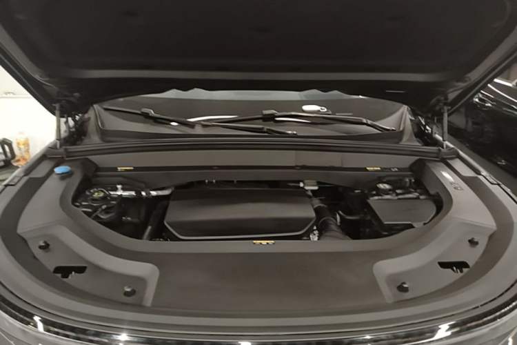 Used Li Auto L9 2024 Ultra Model Engine Bay