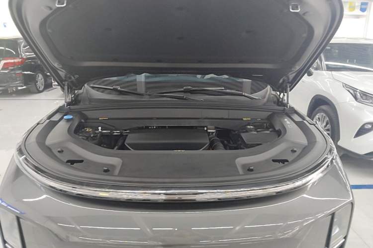Used Li Auto L9 2024 Ultra Model Engine Bay