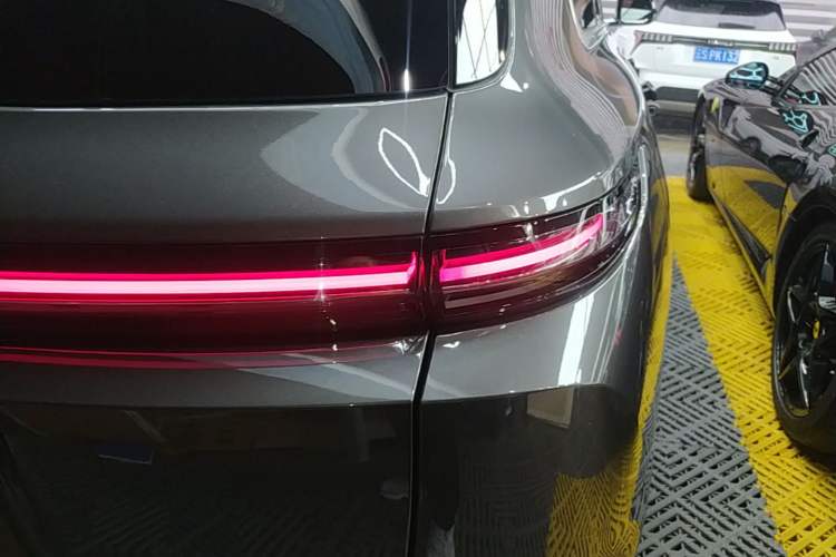 Used Li Auto L9 2024 Ultra Model Exterior 3