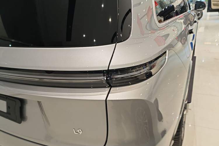 Used Li Auto L9 2024 Ultra Model Exterior 3