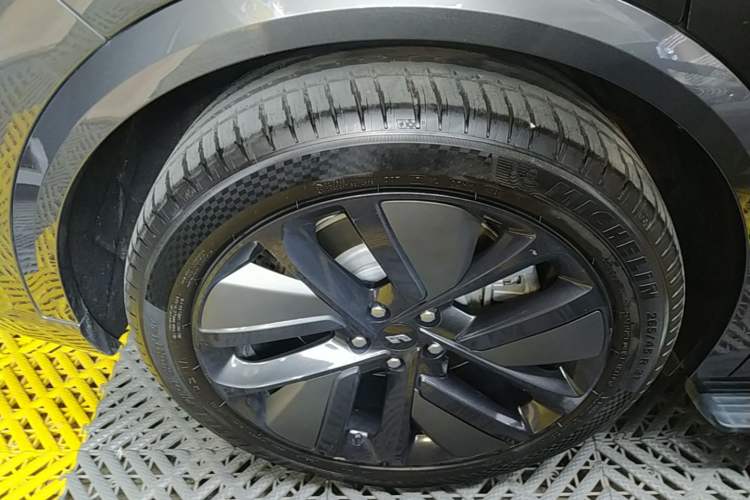 Used Li Auto L9 2024 Ultra Model Exterior 5