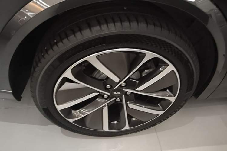 Used Li Auto L9 2024 Ultra Model Exterior 5