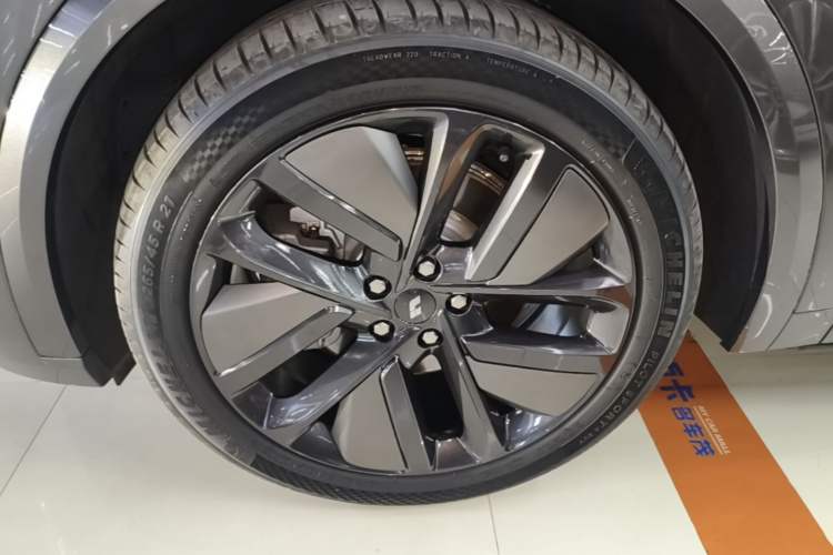 Used Li Auto L9 2024 Ultra Model Left Front Wheel Hub