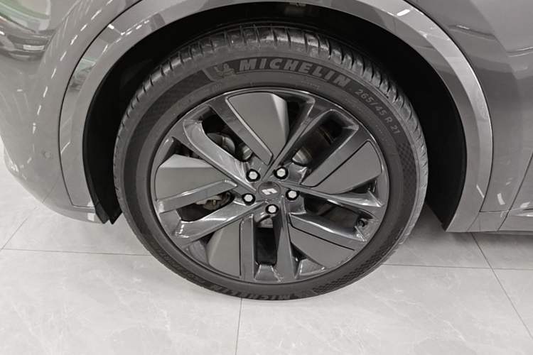 Used Li Auto L9 2024 Ultra Model Left Front Wheel Hub