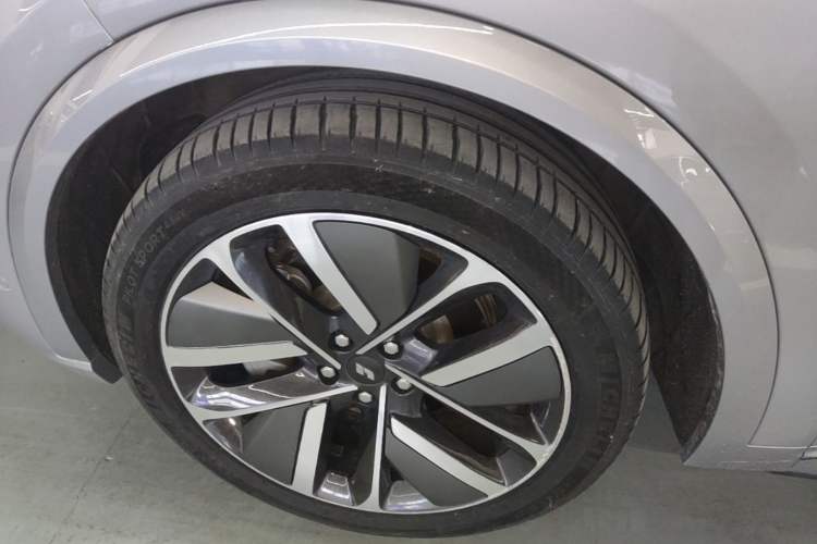 Used Li Auto L9 2024 Ultra Model Left Front Wheel Hub