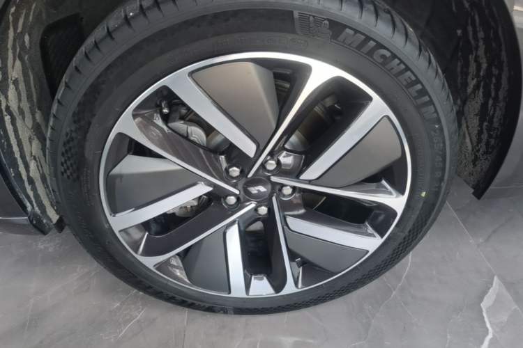 Used Li Auto L9 2024 Ultra Model Left Front Wheel Hub